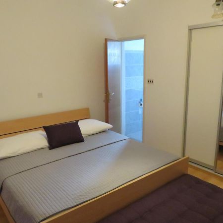 Apartmani Mm Starigrad Paklenica Exteriör bild