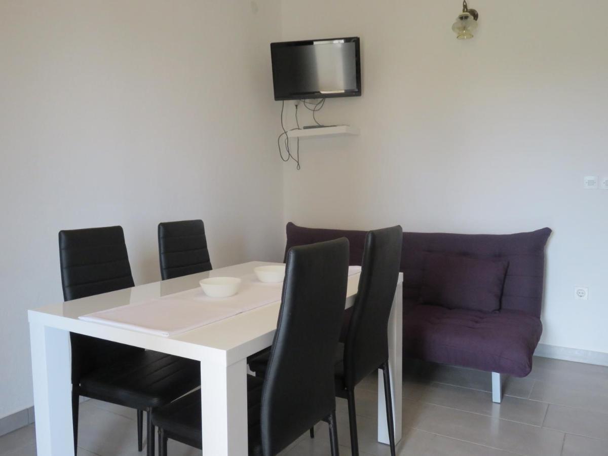 Apartmani Mm Starigrad Paklenica Exteriör bild