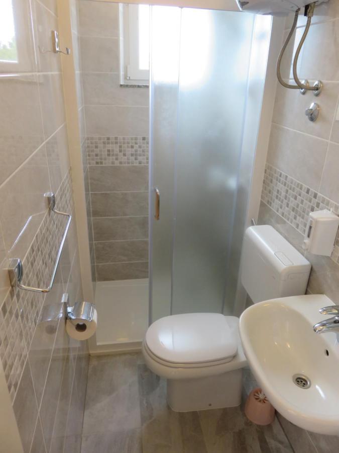 Apartmani Mm Starigrad Paklenica Exteriör bild