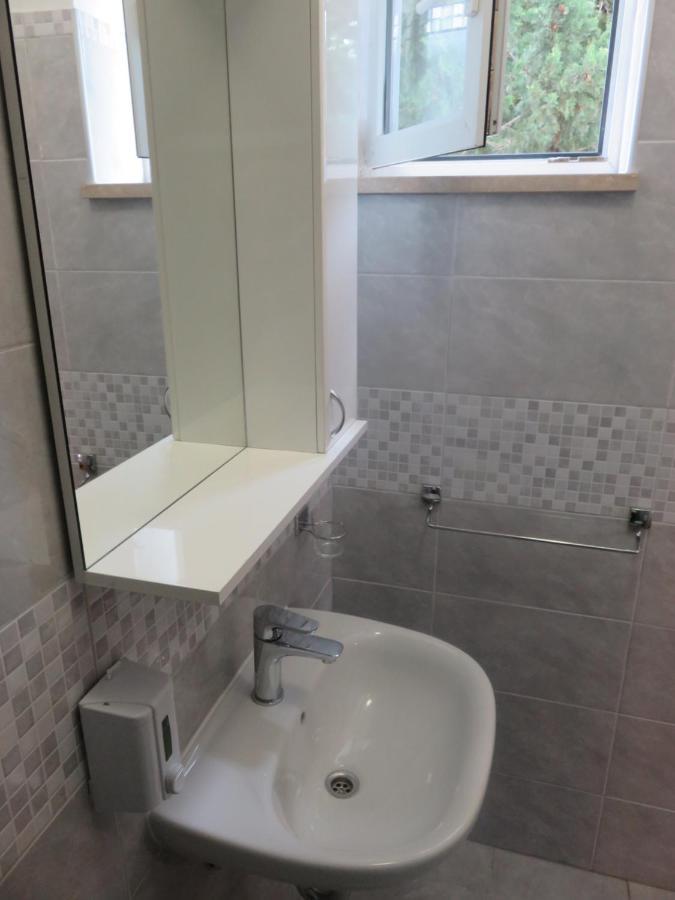 Apartmani Mm Starigrad Paklenica Exteriör bild