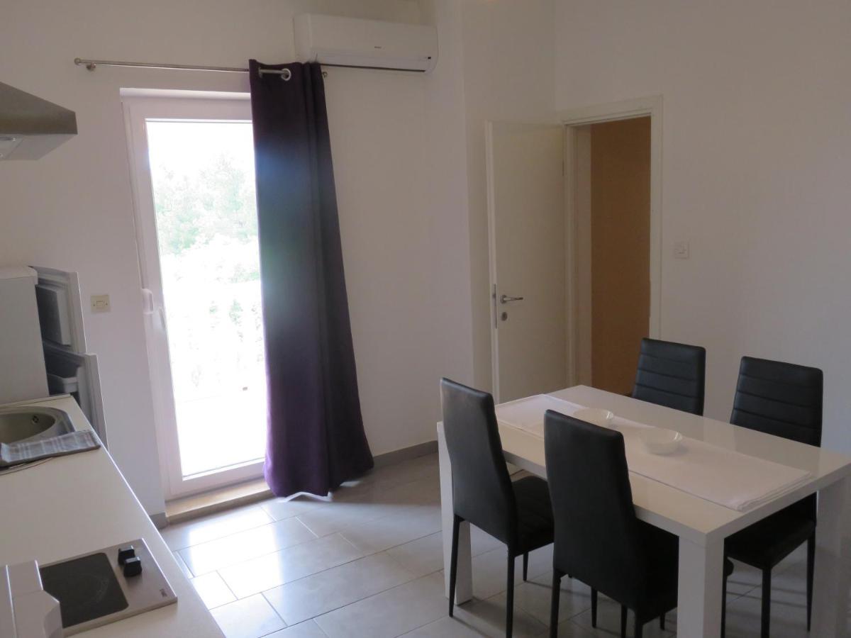 Apartmani Mm Starigrad Paklenica Exteriör bild
