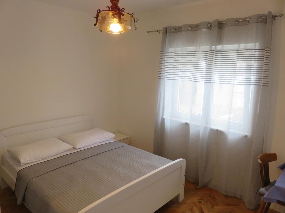 Apartmani Mm Starigrad Paklenica Exteriör bild
