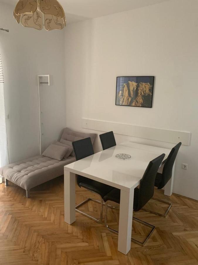 Apartmani Mm Starigrad Paklenica Exteriör bild