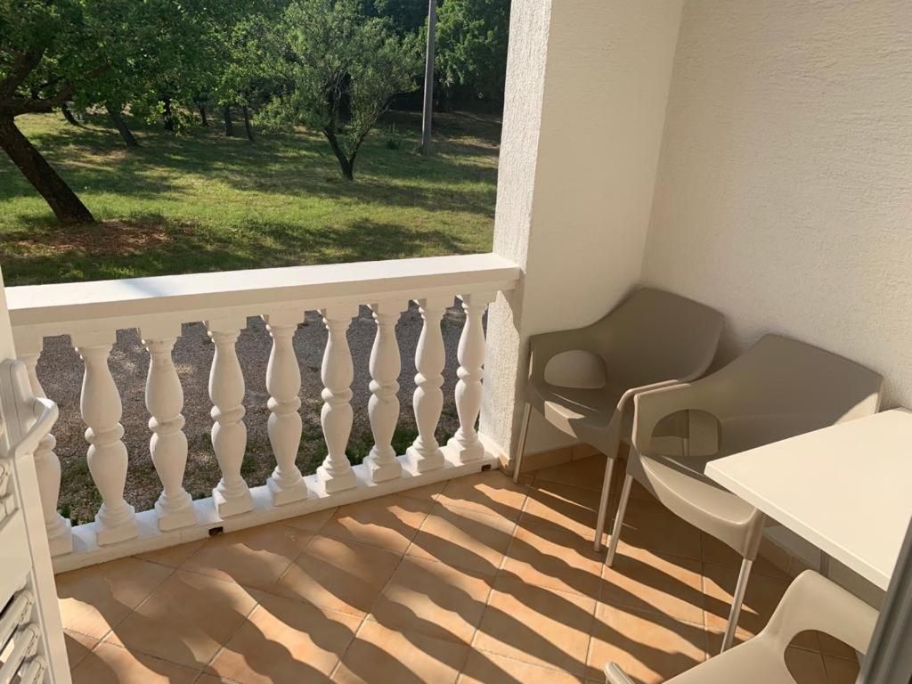 Apartmani Mm Starigrad Paklenica Exteriör bild