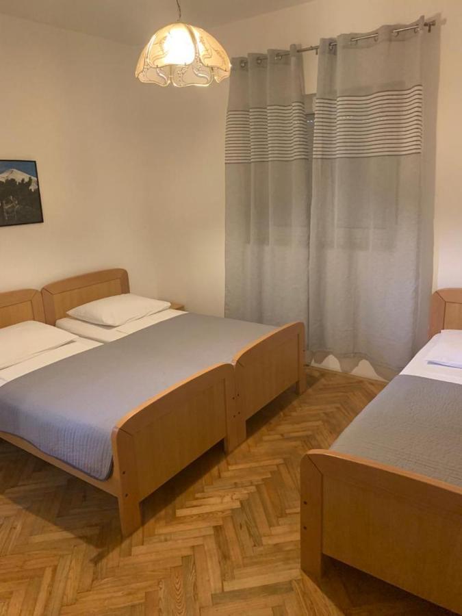 Apartmani Mm Starigrad Paklenica Exteriör bild